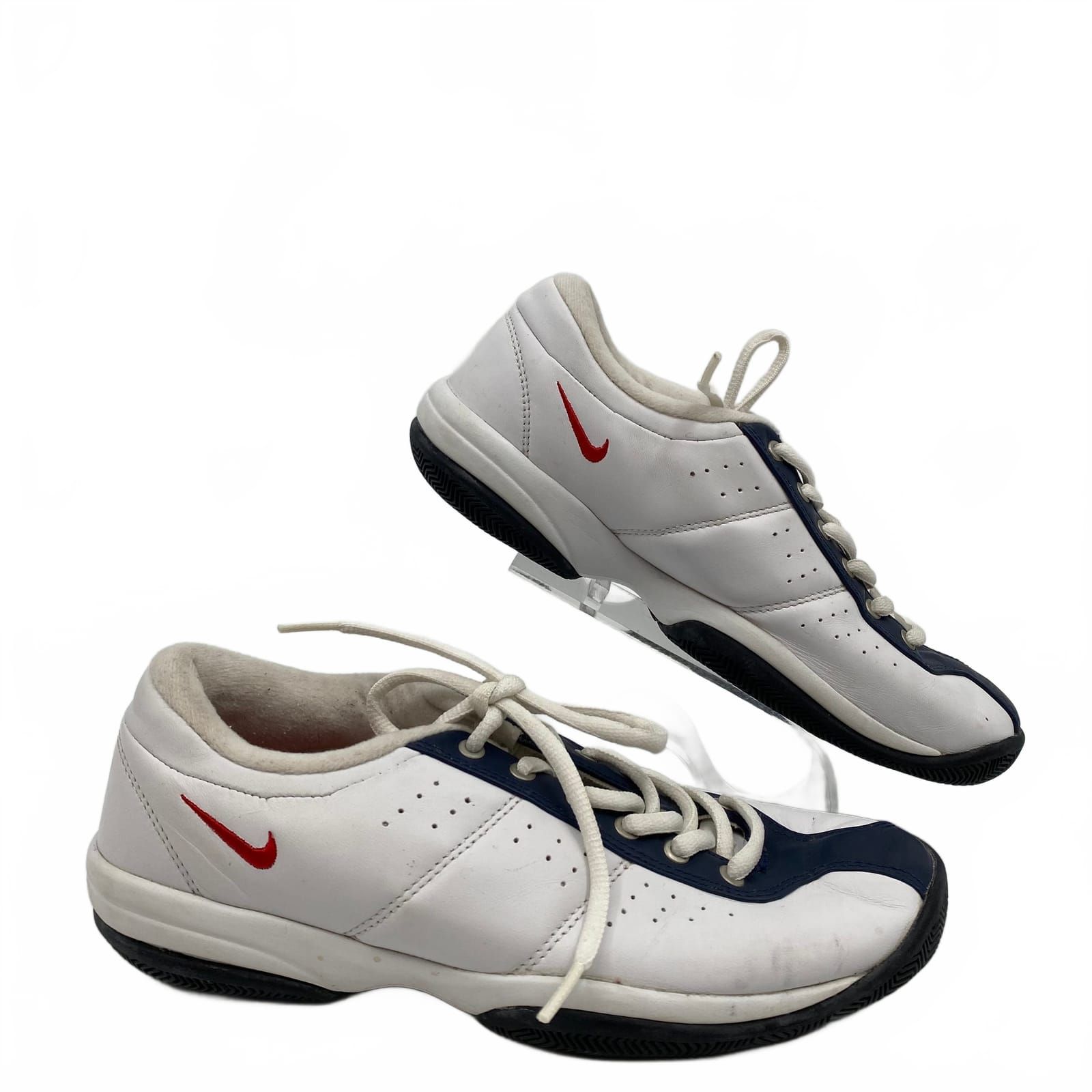 Nike White/Navy Sneakers